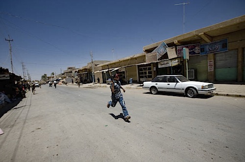 zoriah_iraq_war_fallujah_suicide_bomb_blast_militia_run