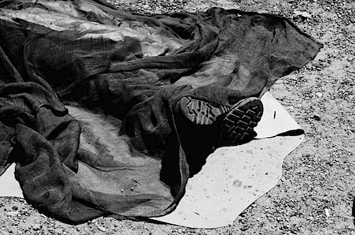 zoriah_iraq_war_fallujah_suicide_bomb_death_body_sheet