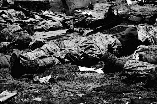 zoriah_iraq_war_fallujah_suicide_bomb_death_burnt_bodies_courtyard